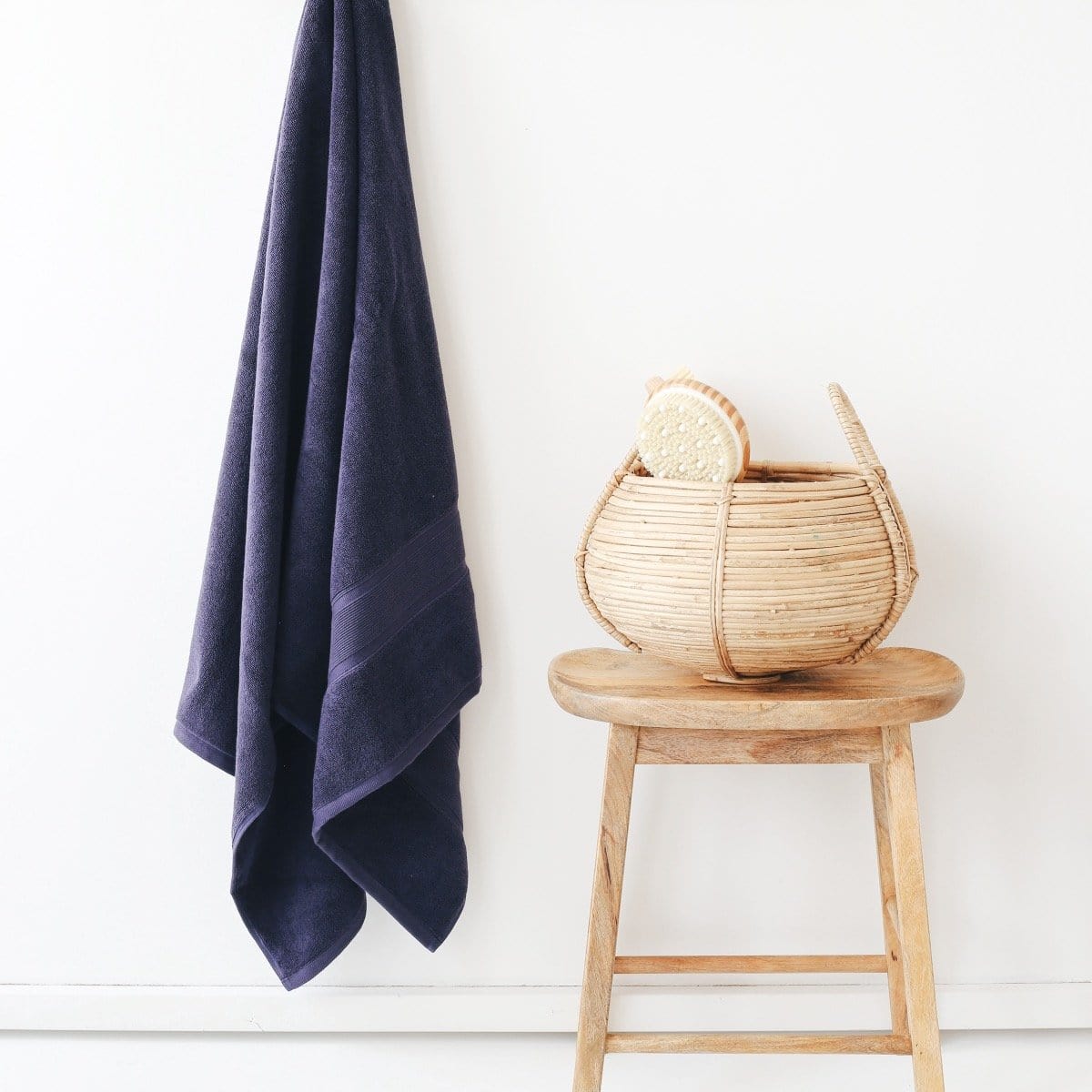 Luzia Navy Blue Bath Towel